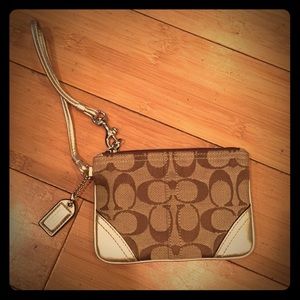 SOLD
COACH wristlet - barely used